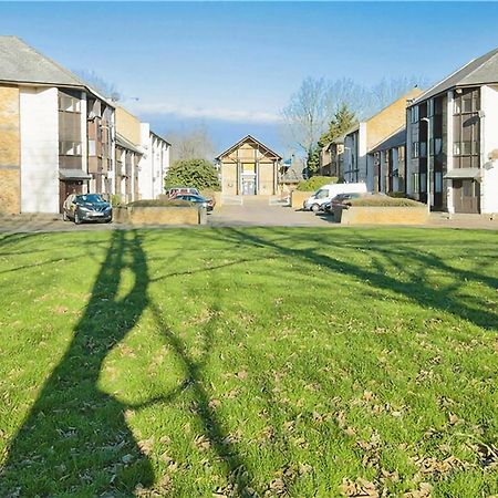 Manor Place Apartment Thamesmead Thamesmead  المظهر الخارجي الصورة