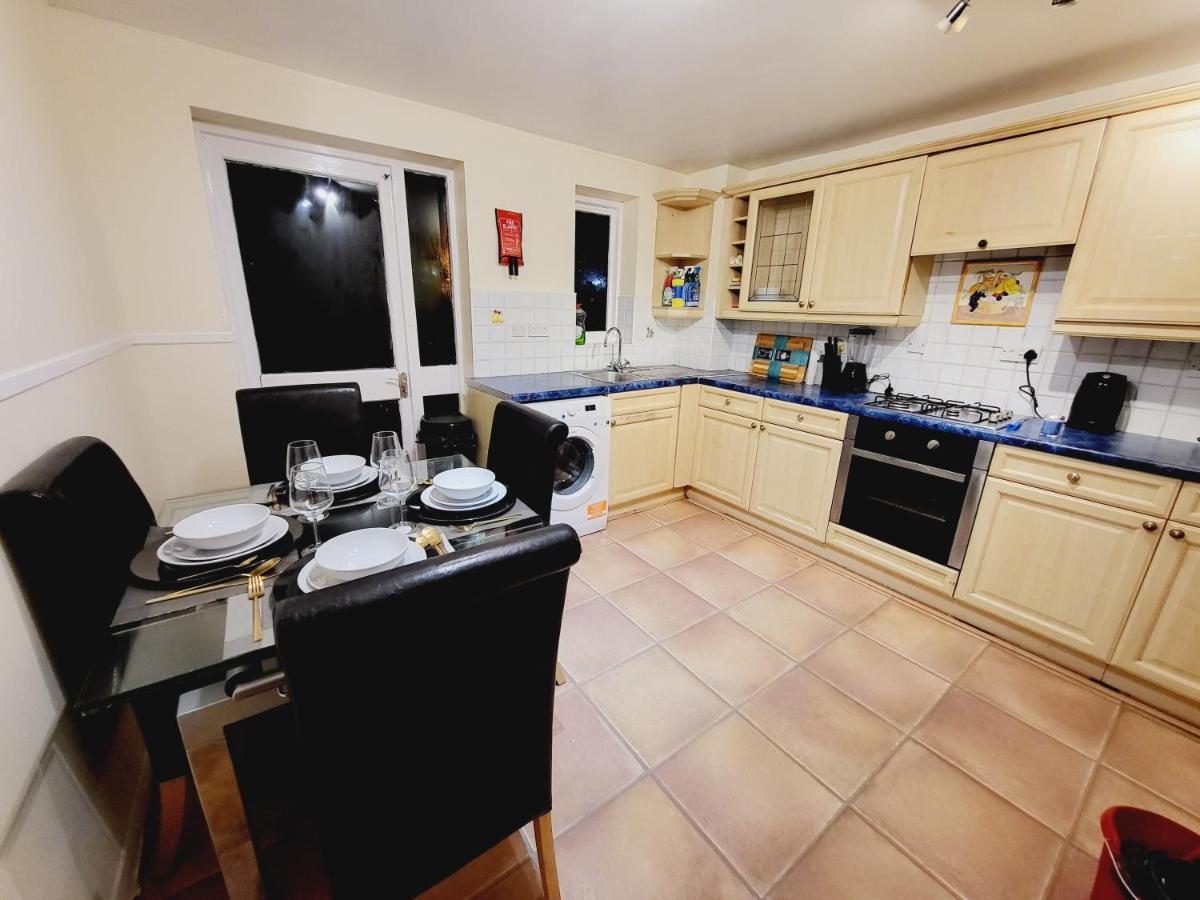 Manor Place Apartment Thamesmead Thamesmead  المظهر الخارجي الصورة