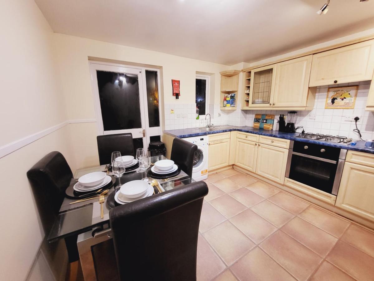 Manor Place Apartment Thamesmead Thamesmead  المظهر الخارجي الصورة